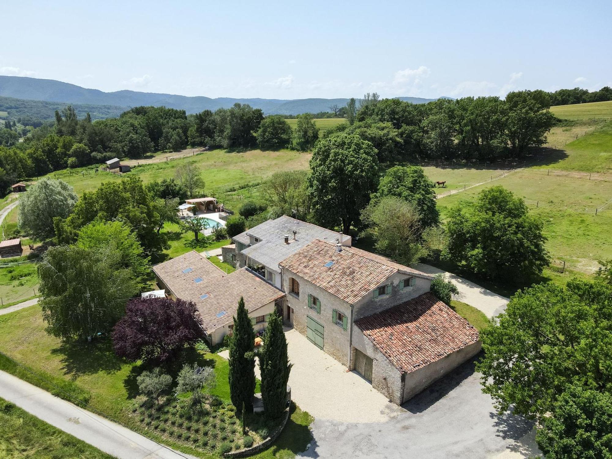 Domaine Bellavigne Gites Et Spa Forcalquier Eksteriør bilde